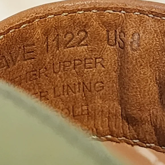 Hunter Gonave Wood Heel Sandals - Picture 12 of 16